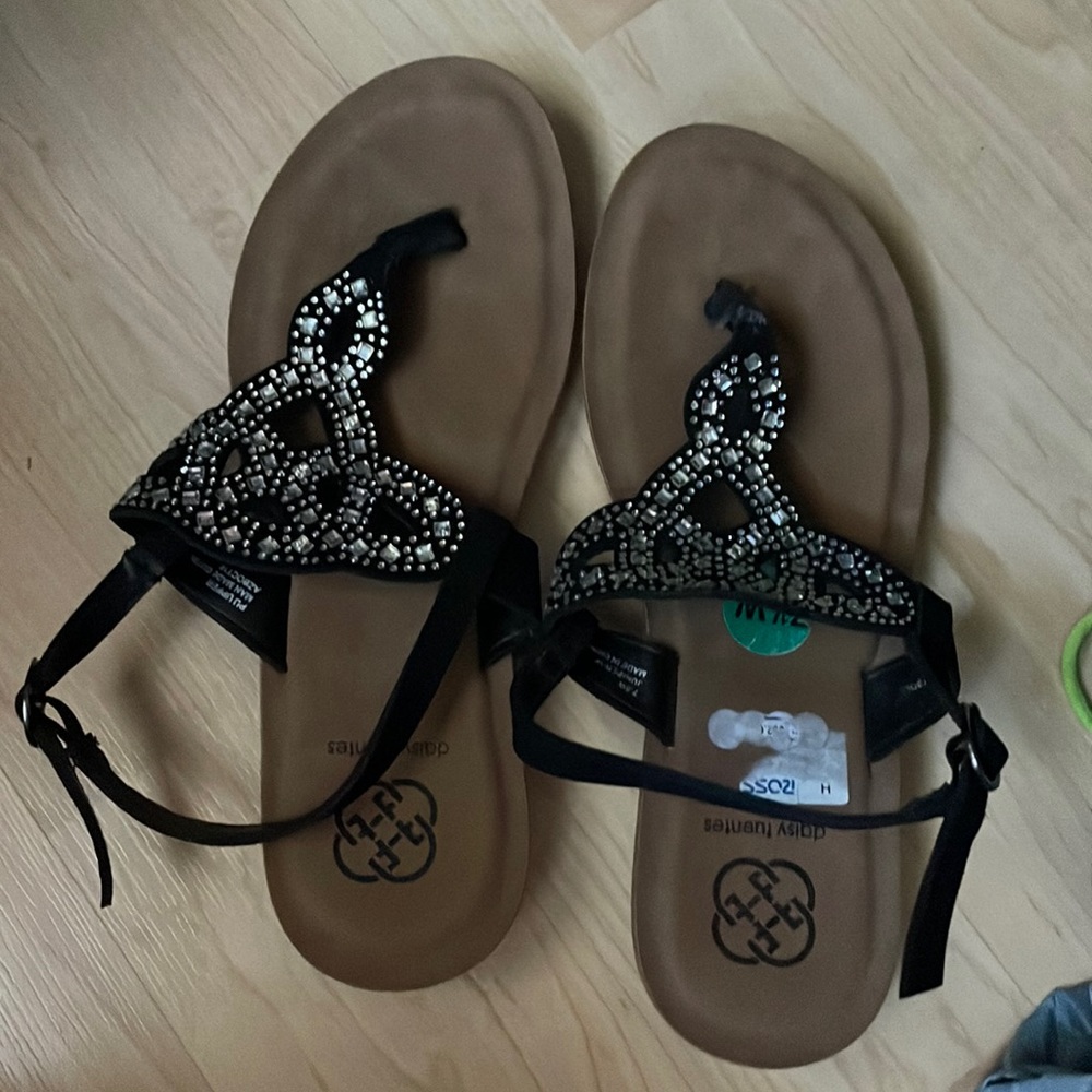 Black sandals 7.5 wide